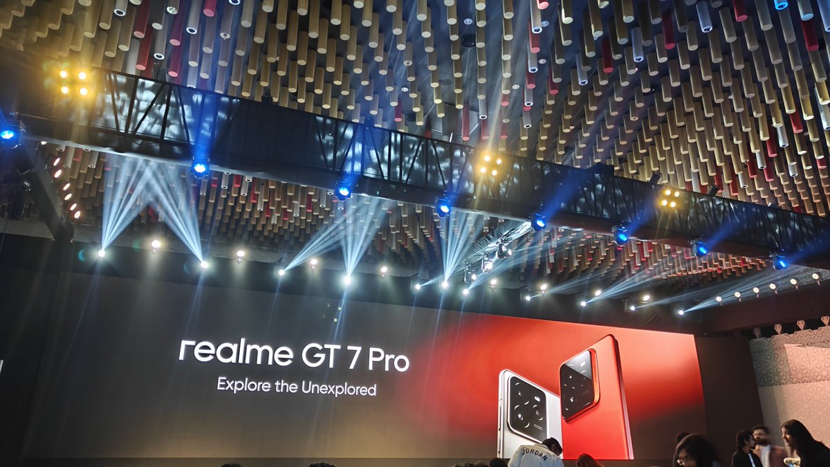 Zanulll's tweet photo. realme GT 7 pro launch event begins 🤩🤘🏻
#realmeGT7Pro #ExploredTheUnexplored #DarkHorseofAI
@realmeIndia @heysahil037 @ImeNKay07 @BulletStyles01 https://t.co/oASd7CYNhB