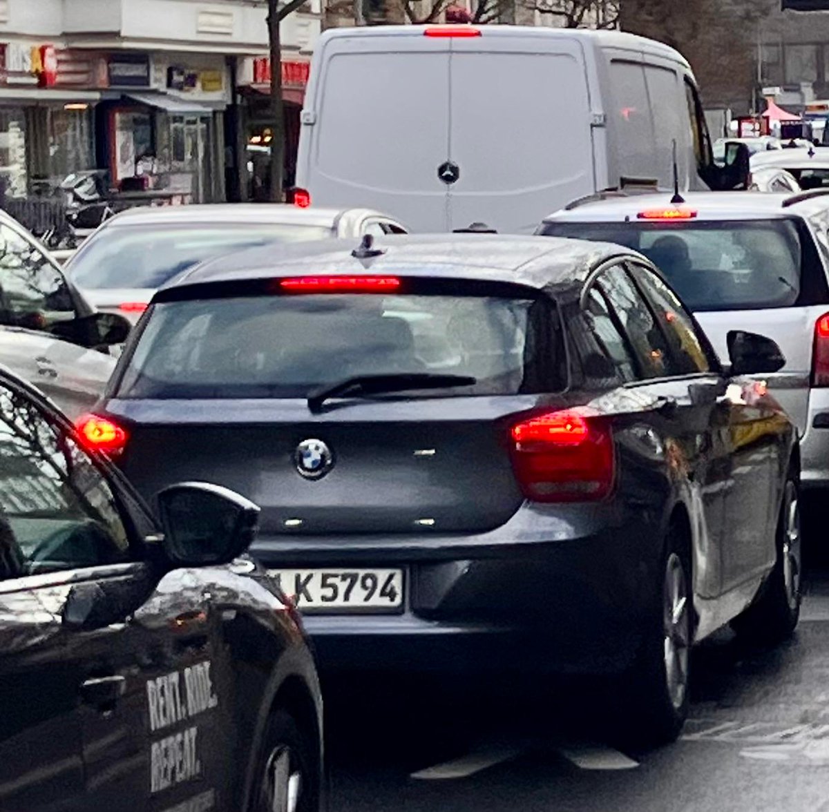 Stau. Das ist das, was wir sehen, wenn das Senatssparprogramm umgesetzt wird. Denn nicht alle müssen dazu beitragen: weddingweiser.de/wer-beim-spare…