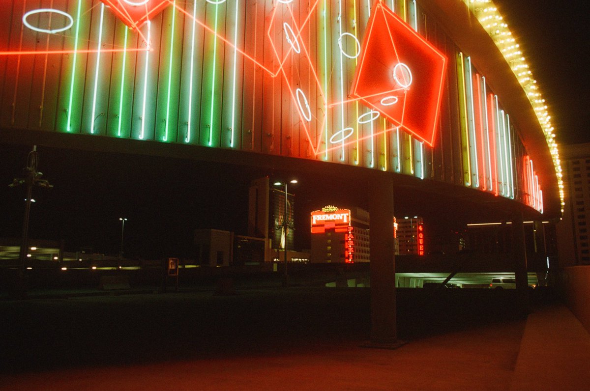 marvinj_lee's tweet photo. Las Vegas on 35mm film https://t.co/OH9ygcX9ri