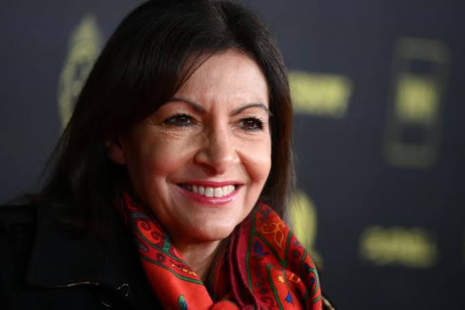 lau_patrice's tweet photo. Merci chère Anne Hidalgo d’avoir porté, et de continuer à la faire en cette fin de mandat, avec inspiration et énergie la transformation de @Paris, forte de cette vision essentielle d’une capitale responsable pour aujourd’hui et demain, solidaire, écologiste et féministe. Fière! https://t.co/OevTDiIvcW