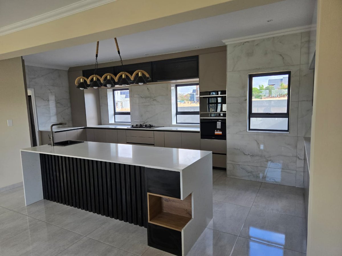 LolzPat's tweet photo. Looking to put some glamor in your kitchen? Wanna renovate and surprise your parents this festive season?

Manzezulu Clas Kitchen And Projects is your answer 

You can check their website
https://t.co/CxkCHG8qxC

Contact 072 280 3990 for quotes and any enquiries https://t.co/Zo11KoTqiT