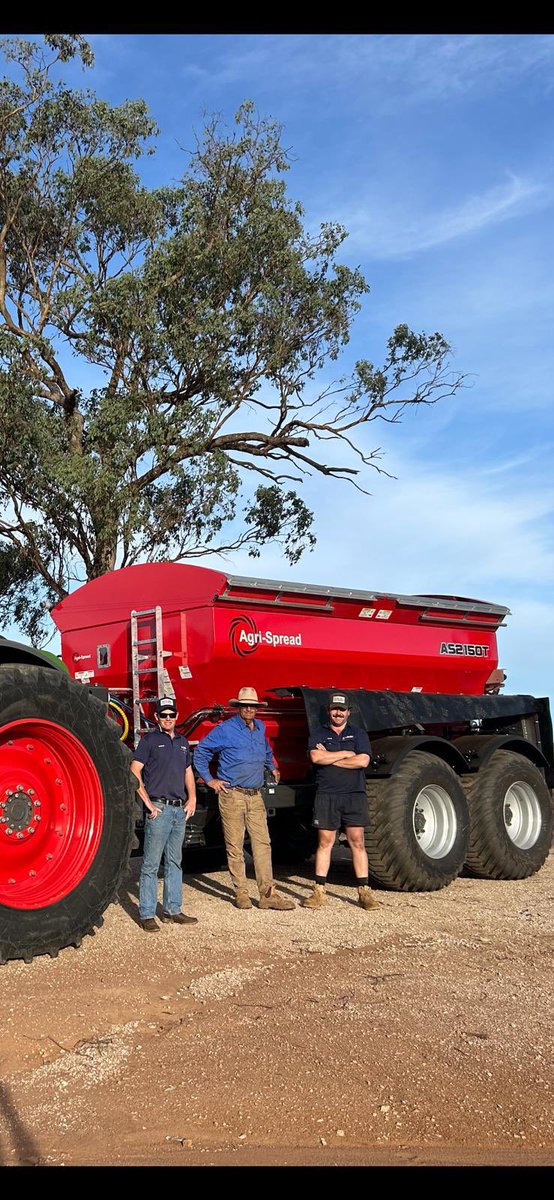 waringaag's tweet photo. Gordon and Jacob from #michellmachinery, Dubbo, recently delivered a new @agrispreadirl AS2150T fitted with windbooms to Nigel Kerin of Kerin Poll Merinos, Wellington. Contact your local dealer today to secure yours! https://t.co/liDBRidq4N