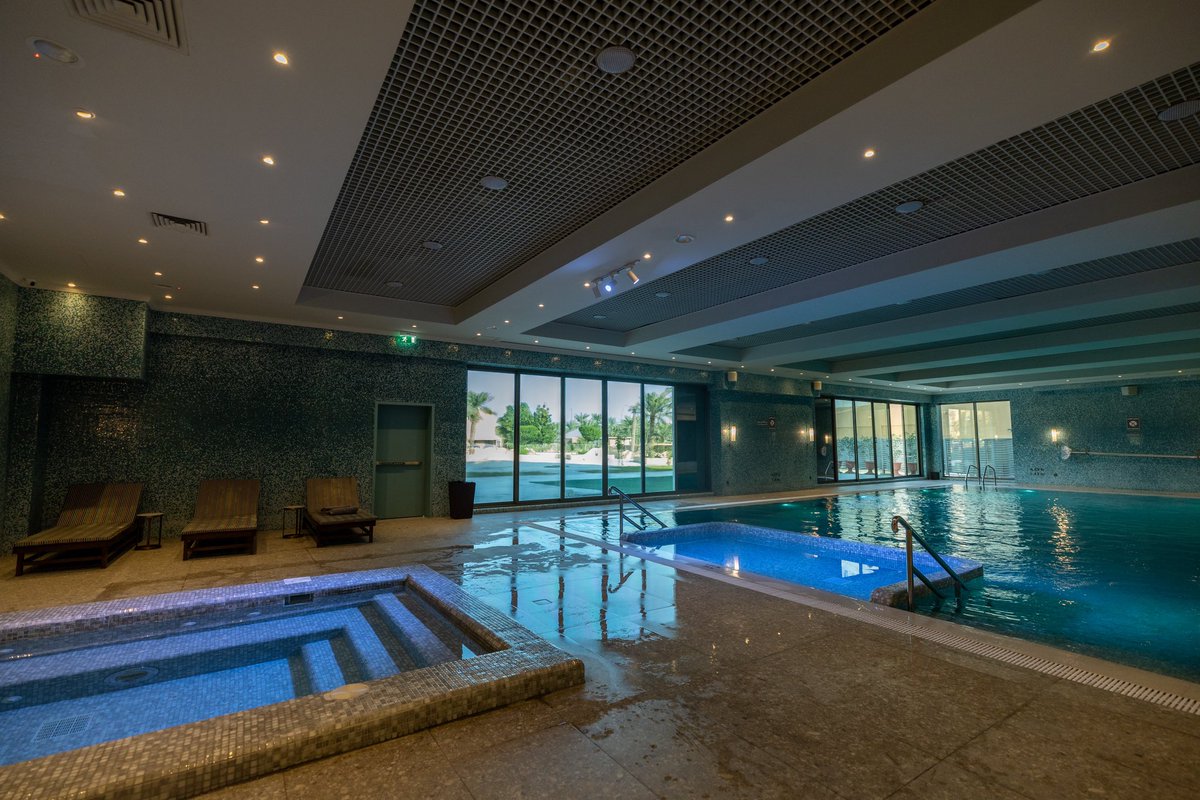 نهضة كبيرة يشهدها قطاع الضيافة في محافظة الأحساء، من أبرزها تطوير فندق &#34;الإنتركونتيننتال&#34; أول فندق من فئته افتتح في المحافظة عام 2002م، ليتواكب مع الاهتمام والطلب المتزايد الذي يشهده القطاع السياحي في الأحساء وكافة مدن المملكة.