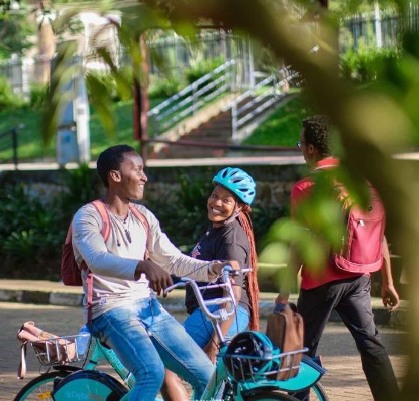 Keep your biking game high and your head higher❤️.
•
•
#makerereuniversity #mukstudent #digitalbikes #makerere   #kikoni #wandegeya