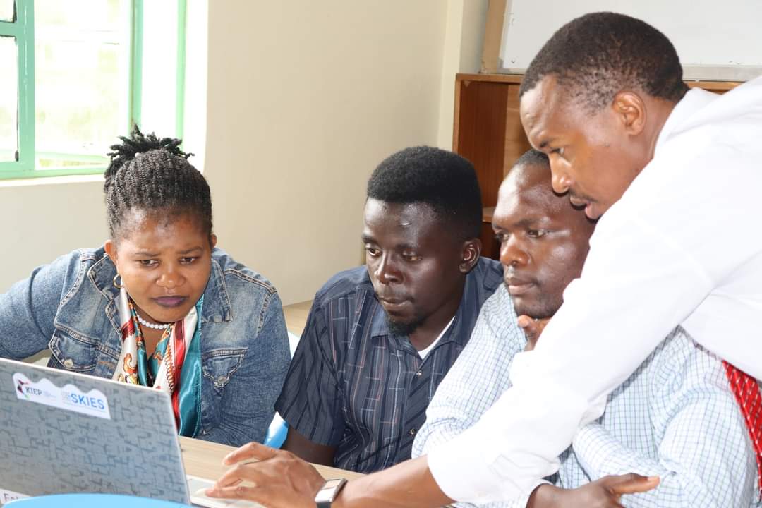 FablabWinam's tweet image. Scenes from yesterday's event; Training of teachers on Scratch Programming in partnership with African Maths Initiative
#innovation #innovationhub #scratchprogramming #fablabwinam #fablab #fablabnetwork #Partnerships