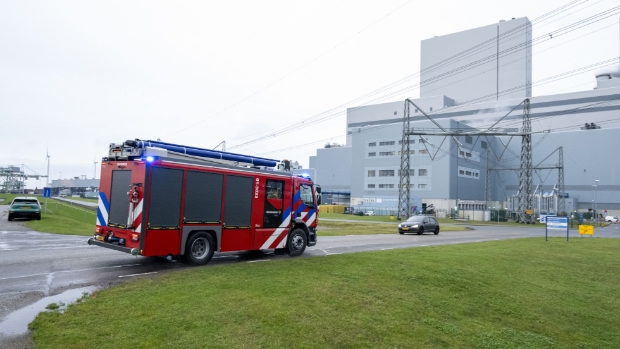Brandweer Blust Brand in Centrale RWE in de Eemshaven