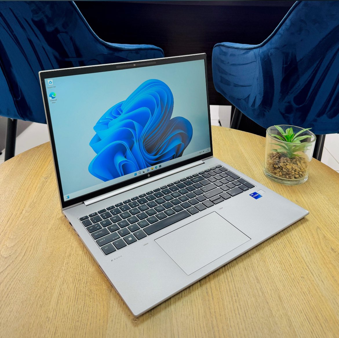 HP ZBOOK FIREFLY 16 Core i7-13 Gen
Laptop($600USD)

Available 
Contact 0781276509 for specs