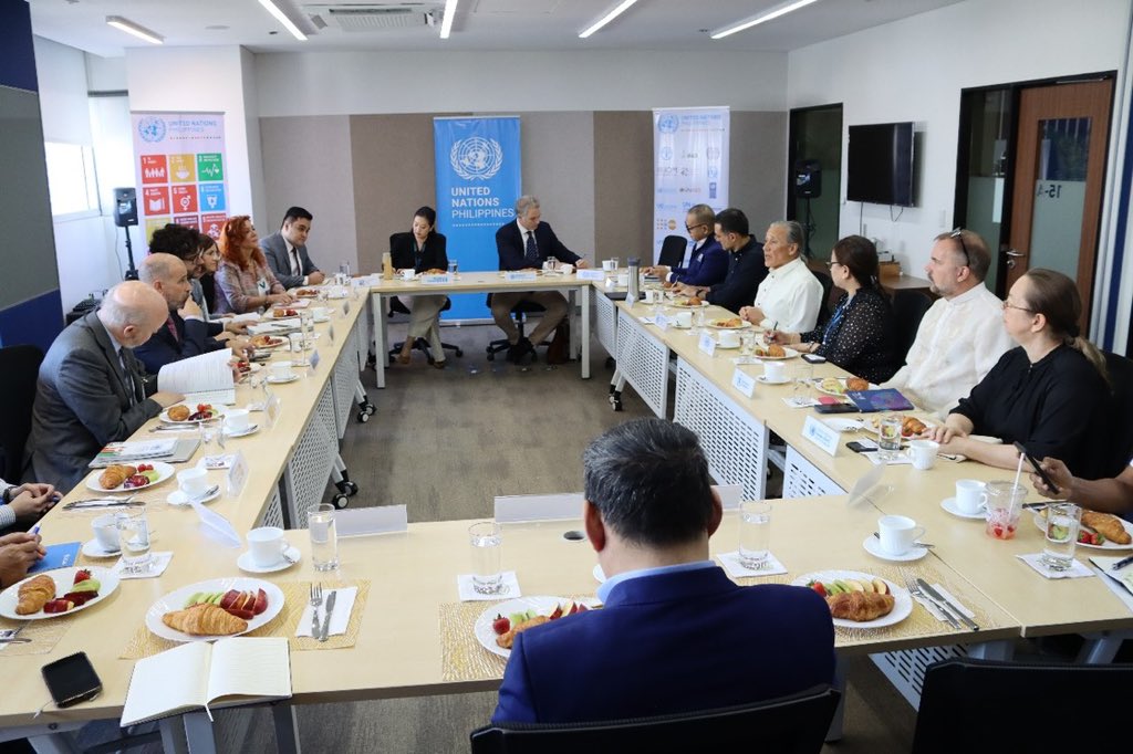 Encuentros en Manila con nuestr@s soci@s de la sociedad civil🇪🇸🇵🇭 <a href="/CoordiONGD/">La Coordinadora✳️</a> y sistema de Naciones Unidas🇺🇳 en #Filipinas <a href="/UN/">United Nations</a> <a href="/UNPhilippines/">UN Philippines</a> 

Serán aliad@s estratégicos <a href="/AECID_es/">AECID</a> implementando nuevo #MAP 2025-2028 en prioridades como DDHH, acción climática o igualdad de género.