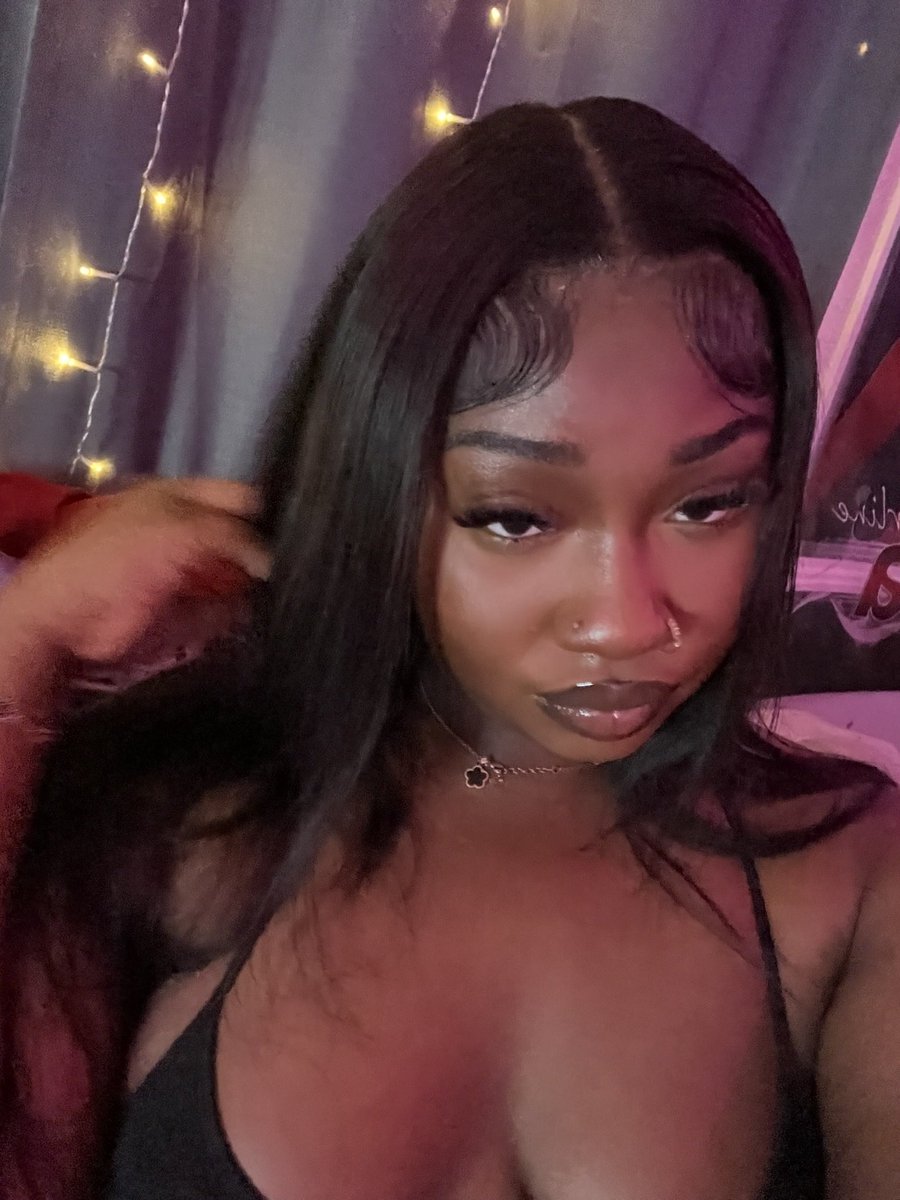 getting cute and taking pics are therapeutic 🧘🏾‍♀️✨