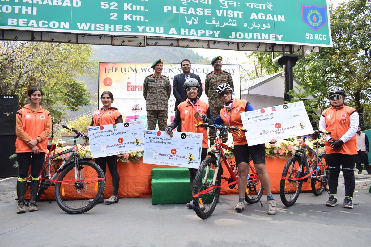Chhanhima_06's tweet photo. Celebrating the spirit of sports and unity! Over 100 women cyclists took on the 67 km challenge from Baramulla to Kaman Aman Setu, Uri. A true testament to endurance and teamwork! #Sportsmanship #WomenCyclists #JhelumCycleRally #DrugFreeKashmir https://t.co/NO3c1SJeMr