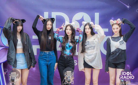 MeovvMx's tweet photo. 📸l Nuevas fotos de #MEOVV x IDOL RADIO  1/2

#MEOVV #미야오 @OFFICIAL_MEOVV https://t.co/kaVNaJKlpi