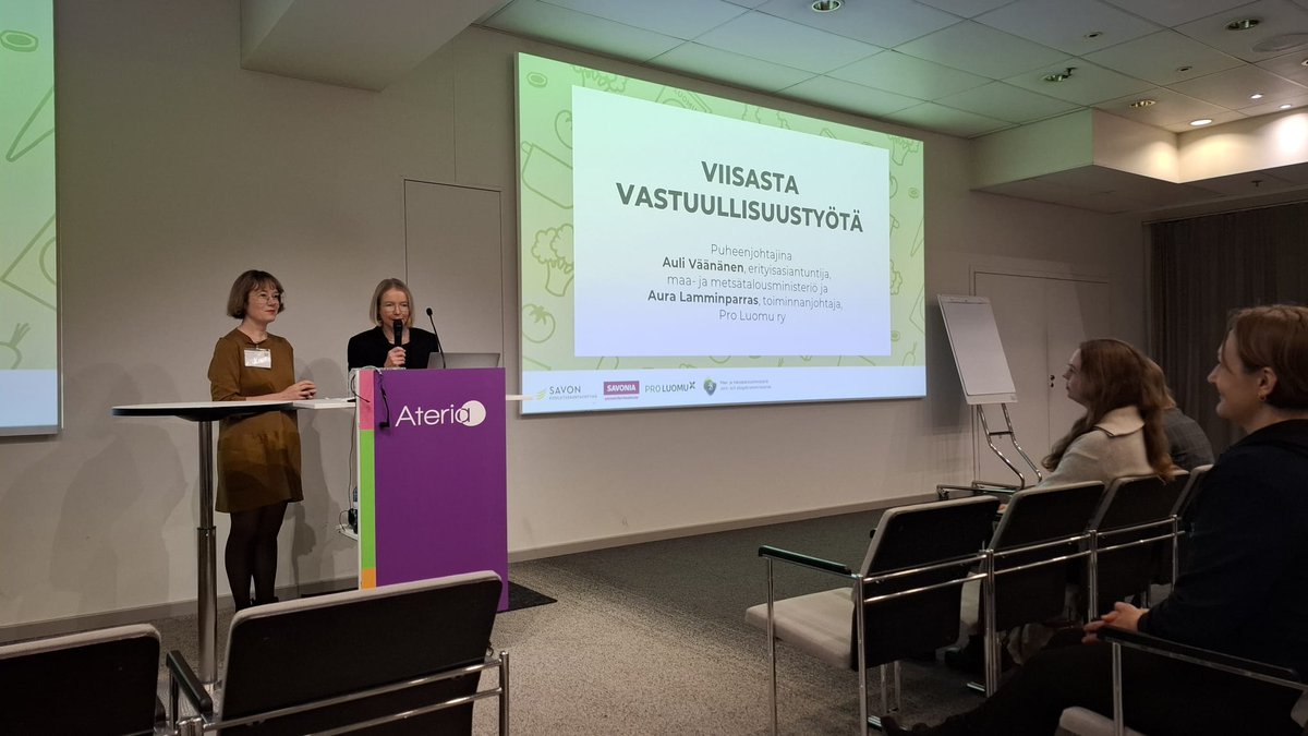 Ateria 2024 -tapahtuma alkamassa ja tietenkin huippuohjelmalla! "Viisasta vastuullisuustyötä" yhteistyössä <a href="/mmm_fi/">MMM</a> ja puhetta johtavat <a href="/Hankintalahetti/">Auli Väänänen, hankintalähettiläs</a> <a href="/AuraLamm/">Aura Lamminparras</a> #luomutetaan #ruokapalvelut <a href="/messukeskus/">Helsingin Messukeskus</a>