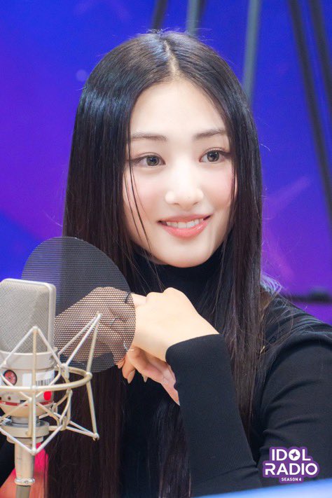 MeovvMx's tweet photo. 📸l Nuevas fotos de #MEOVV x IDOL RADIO  2/2

#MEOVV #미야오 @OFFICIAL_MEOVV https://t.co/WFtwiRHeoA
