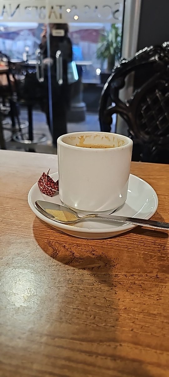 ElBlogdeEmilio's tweet image. Buenos días #PiñaDigital El tercero del día y me lanzo a la batalla.