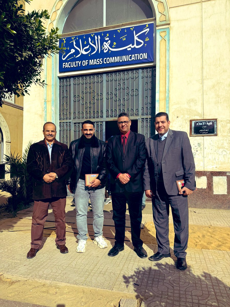 onz87's tweet photo. سعدت واستفدت واستمتعت بزيارتي لعميد كلية الاعلام بجامعة الأزهر، سعادة أ.د رضا أمين @ProfDr_RedaAmin ، بمعية أخي وصديقي د.أشرف فهمي، مدير عام التدريب بوزارة الأوقاف المصرية. @fahmy_mousa 
شرفت بهذه الصور مع هاذين القامتين من اليمين د.أشرف، بجانبه د.رضا، حفظهما الله ونفع بهما. https://t.co/51LjxYpoMN
