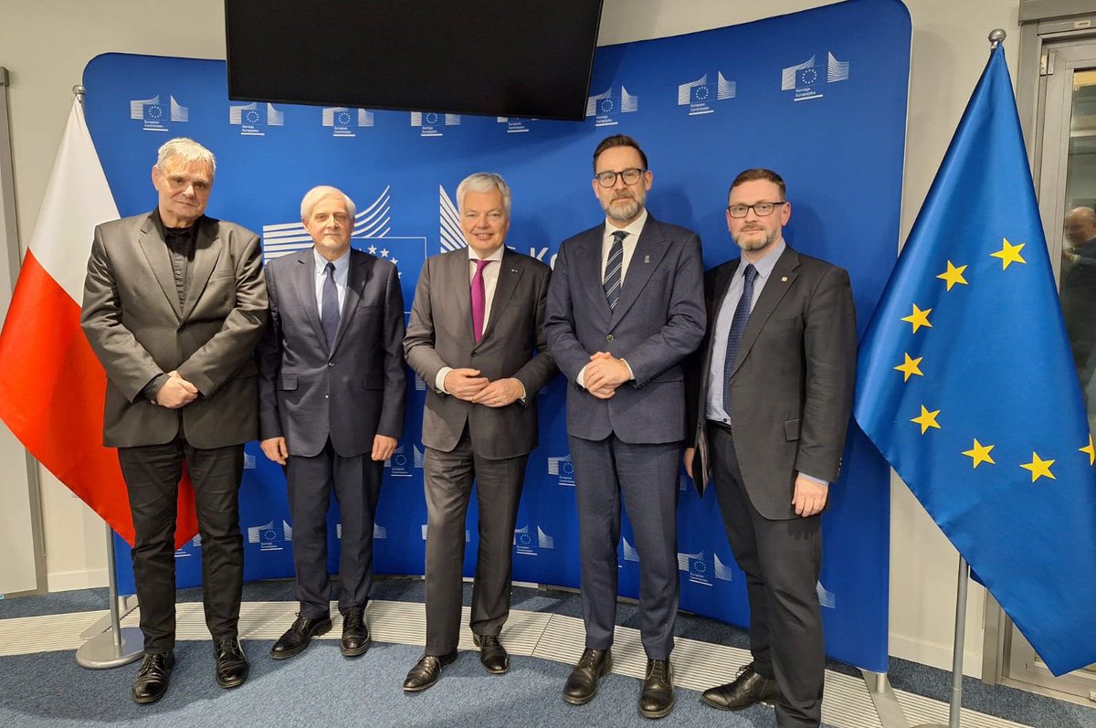 🔵 Spotkanie z Didierem Reyndersem <a href="/dreynders/">Didier Reynders</a> Komisarzem 🇪🇺UE ds. Sprawiedliwości ⚖️

➡️ W ubiegły piątek, 22.11.24 r. w Warszawie odbyło się spotkanie przedstawicieli stowarzyszeń: Lex Super Omnia <a href="/lex_super_omnia/">Lex Super Omnia</a> , Iustitii <a href="/JudgesSsp/">IUSTITIA Stowarzyszenie Sędziów Polskich</a> i Themis <a href="/ThemisSedziow/">Themis Stowarzyszenie Sędziów</a> z Komisarzem UE ds.