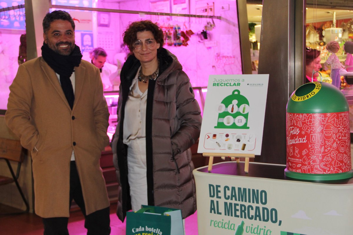 💚 <a href="/ecovidrio/">Ecovidrio 🌍</a> y <a href="/PalenciaAyto/">Ayuntamiento de Palencia</a> ponen en marcha hasta el jueves en la #PlazadeAbastos la campaña De camino al #mercado, recicla vidrio. Se sortearán #cestas de productos, #miniglús y bolsas de #reciclaje entre las personas que visiten el #espacioinformativo.
aytopalencia.es/noticia/ecovid…
