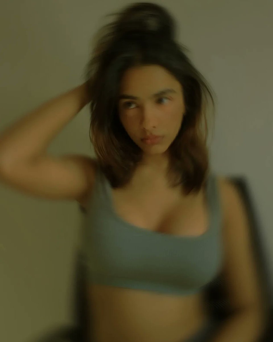 sidhufromnaayak's tweet photo. New one Aurora Sinclair 🥵
So That's Not AI Video..Real Video ✅

Like ❤️, Follow , RT 🔁  must guys 📎✅ #baloonakka #AuroraSinclair https://t.co/Fg0wDaCmqY