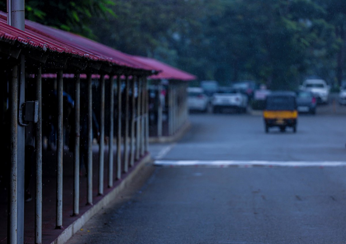 VIT_univ's tweet photo. VIT's allure comes alive - students' smiles radiate joy, leaves shimmer with raindrops, and a tranquil calm envelops the campus as FAT exams are currently underway! 

PC: Bala, PR Office

#VIT #CampusLife #LifeAtVIT #VITCampus #NaturesBeauty #Photography #NaturePhotography #Rains https://t.co/XTWhkPyqdJ
