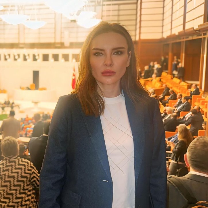 Gazeteci Bahar Feyzan:

"Türkiye'de Hindistan hayatına İsviçre fiyatları ödüyoruz."