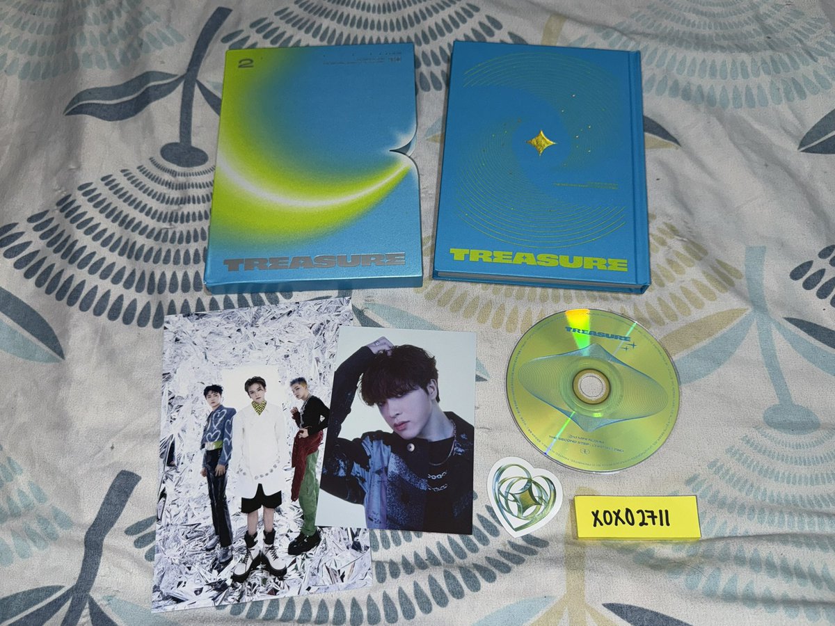 X0X02711's tweet photo. WTS | LFB | PH 🇵🇭

#TREASURE 2nd Mini Album: The Second Step Chapter Two

🧡 Orange ver.
💙 Blue ver.

💰: 100 php ea ver

#Hyunsuk #Jihoon #Yoshi #Junkyu #Mashiho #Jaehyuk #Asahi #Yedam #Jeongwoo #Haruto #Doyoung #Junghwan https://t.co/K9ks5RDC4y