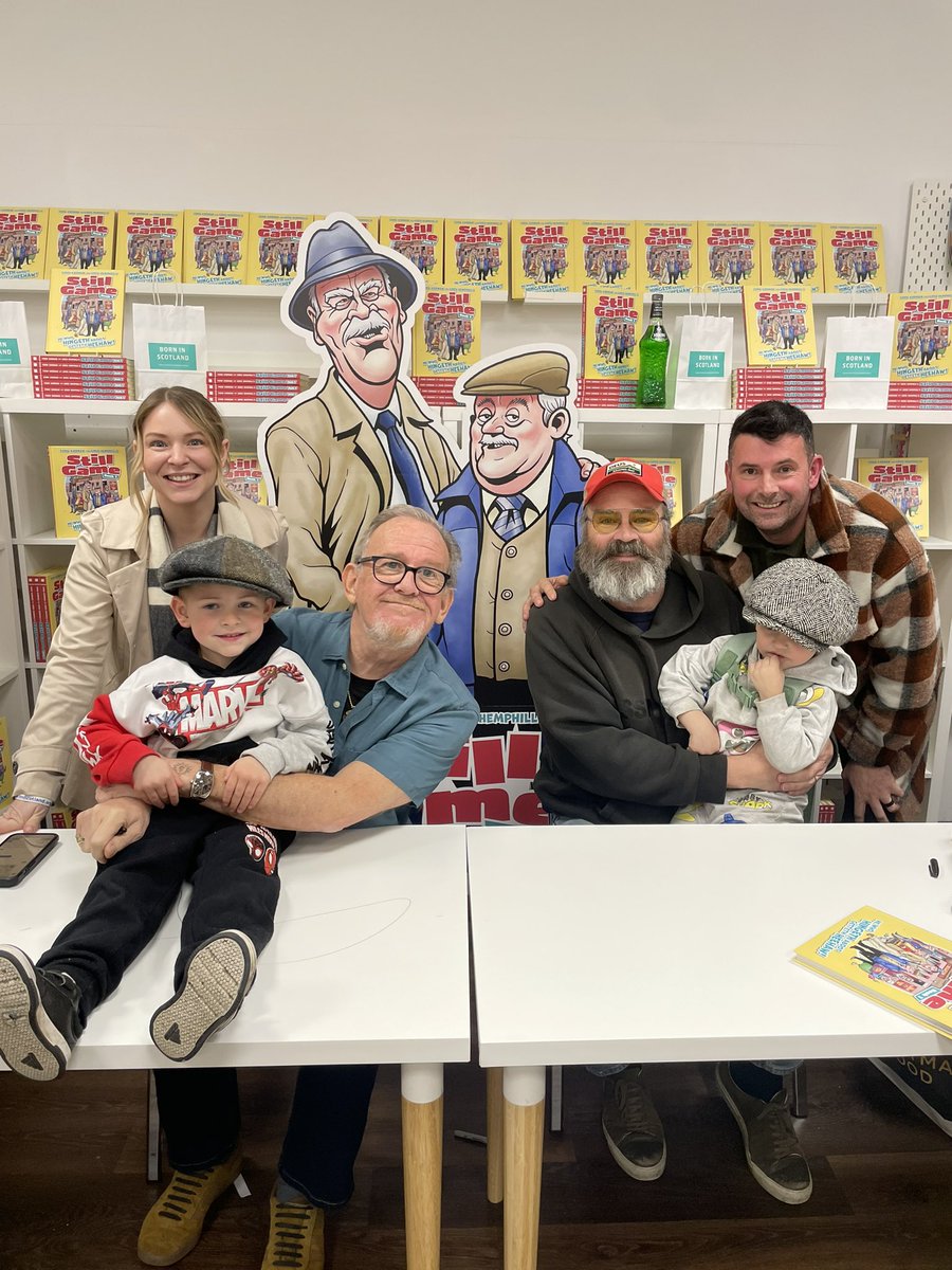 barrylowrie's tweet image. - “the young team” meeting some real life cartoon characters 🖌️👀
#stillgame @FordKiernan1 #GregHemphill