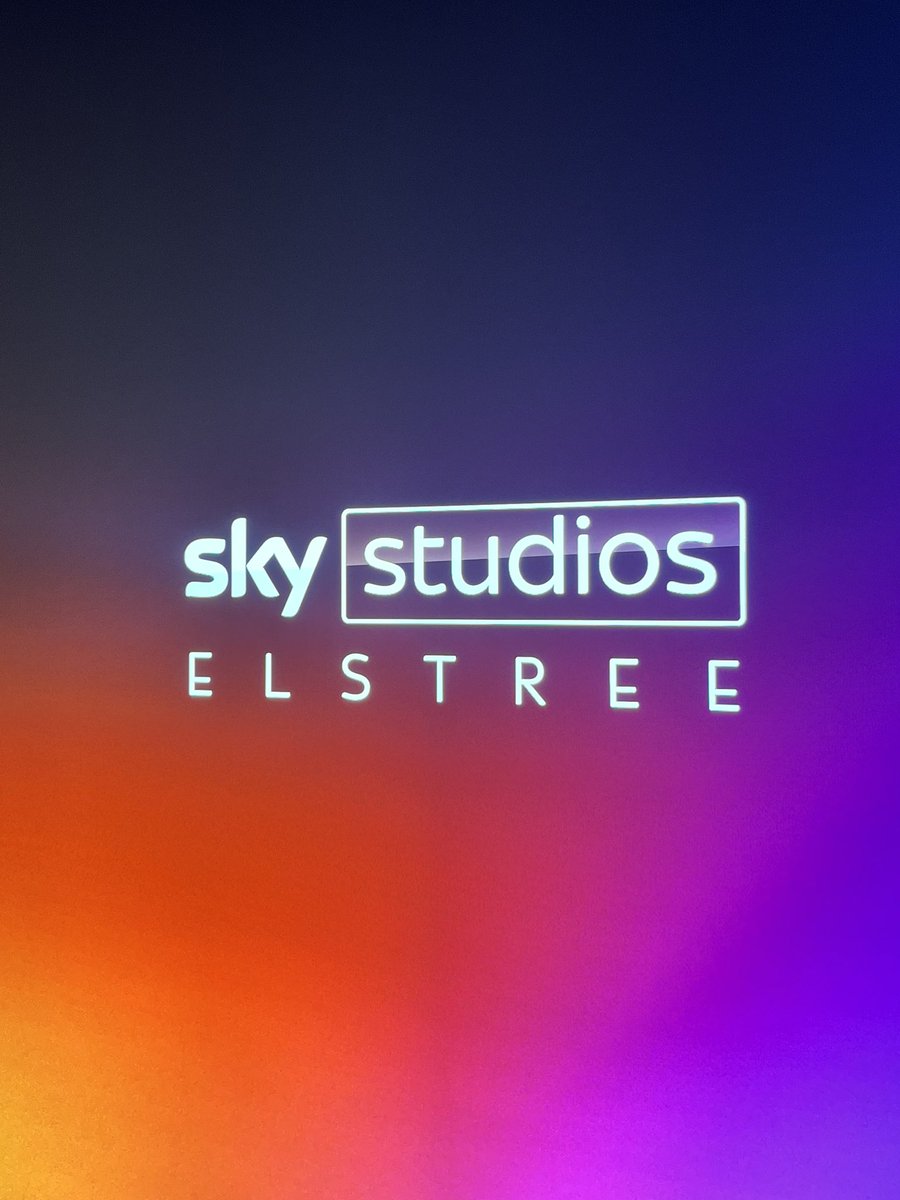 StevenageEsc's tweet image. Last week was a busy one with trips to MK for the @skillbuilderuk finals for our construction students and then on Friday to @SkyStudios Elstree 🙌🏼 🧱 🎥