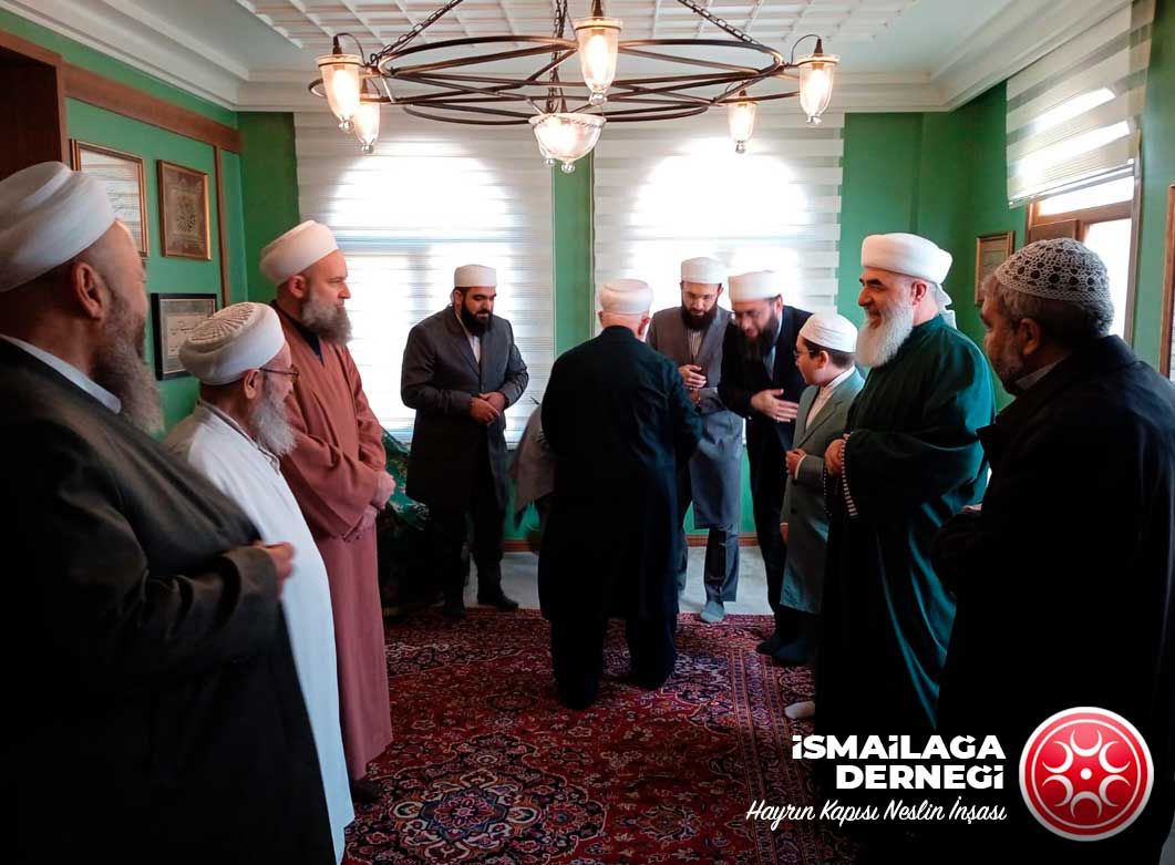 Menzil meşâyihinden Şeyh Seyyid Muhammed Mübârek Hazretleri İsmailağa Camii’nde Misafirimiz Oldular

Şeyh Seyyid Muhammed Mübârek Elhüseyni (Kuddise Sirruhû) Hazretleri, beraberindeki heyetle birlikte Şeyhimiz Fikri Efendi (Kuddise Sirruhû) Hazretlerimiz ve İsmailağa İstişare