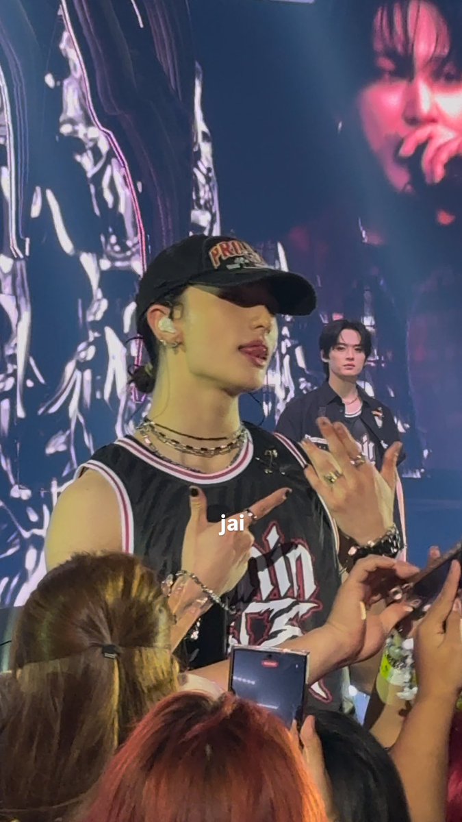 jaizsells's tweet photo. lee know reminding me that he's my bias https://t.co/l2RDITKJ5Y