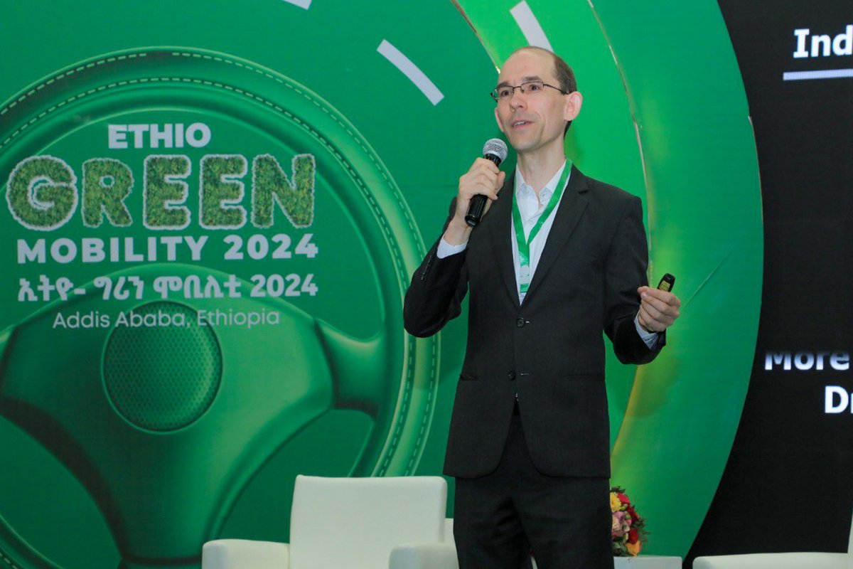 We are excited to announce that the Ministry of Transport and Logistics and the Ministry of Urban and Infrastructure officially adopted the Ethiopia Urban Street Design Manual during the Ethio Green Mobility 2024 Symposium.