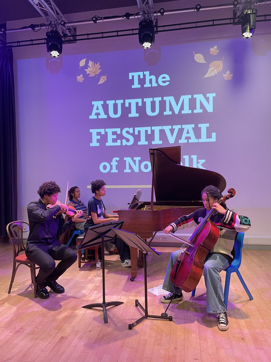 And, on Sunday, Braimah, Konya and Mariatu played a sold-out concert at the Autumn Festival of Norfolk where I also got an afternoon of rehearsal music beforehand  🎻🎹🎻