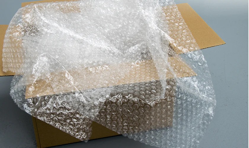 packingsoluk's tweet image. ✨Discover effective techniques for using bubble wrap for packing, moving, storing, or shipping items, ensuring their safety and soundness. Use simple and smart methods for using bubble wrap effectively. 📦
👉 packingsolution.co.uk/blogs/news/sma…
#BubbleWrap #HomePacking #OfficePacking