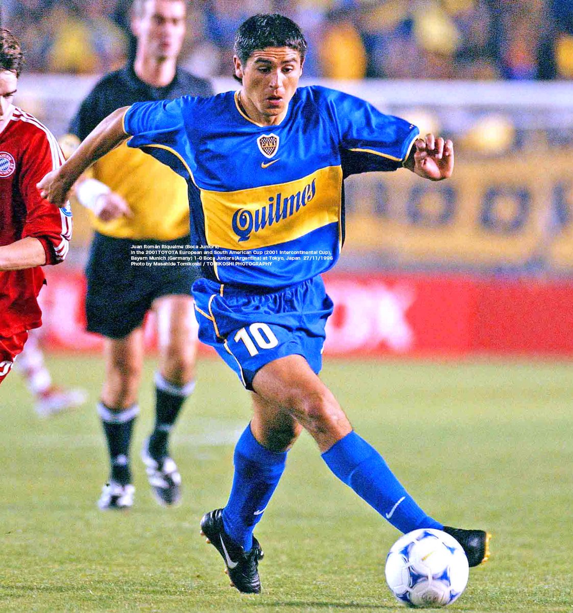 tphoto2005's tweet photo. Juan Román Riquelme (Boca Juniors) 
in the 2001TOYOTA European and South American Cup (2001 Intercontinental Cup), 
Bayern Munich (Germany) 1-0 Boca Juniors(Argentina) 
at Tokyo, Japan  on 27 Nov 1996  
Photo by Masahide Tomikoshi / TOMIKOSHI PHOTOGRAPHY https://t.co/BWOBt2e3JN