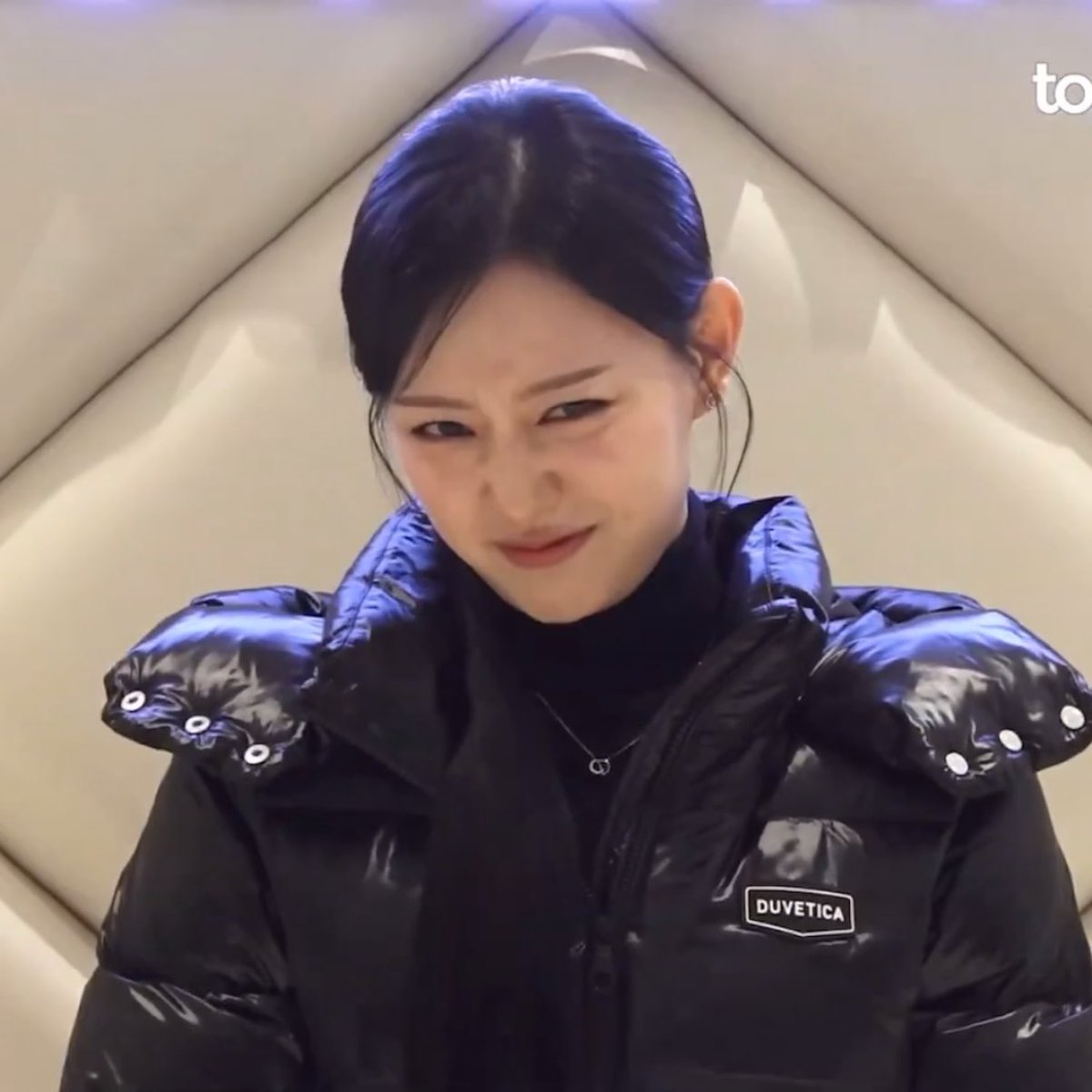 ㅇㅏ 네컷만화 뚝딱임ㅋㅋㅋㅋㅋㅋㅋ

옛다 리본하트..                               이거맞아?
응????                                             코찡긋엔딩