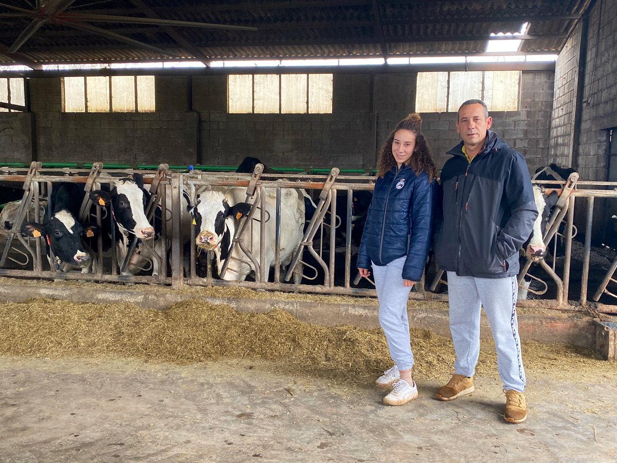 afca_es's tweet photo. Ganadería Exgacal en #Orejo #MarinadeCudeyo #Cantabria
Pronto en la revista de diciembre de AFCA 
https://t.co/gfsNeHo2E5
#vacas #leche #ganadería https://t.co/W5SBooXaLZ