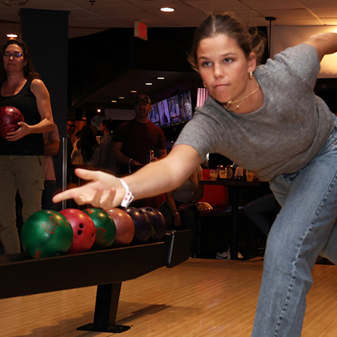 Looking for some Thanksgiving Week family fun? Grab some shoes, grab a lane, and let's roll some TURKEYS! 🦃🦃🦃

⏰ Open Thanksgiving Week @ 11a