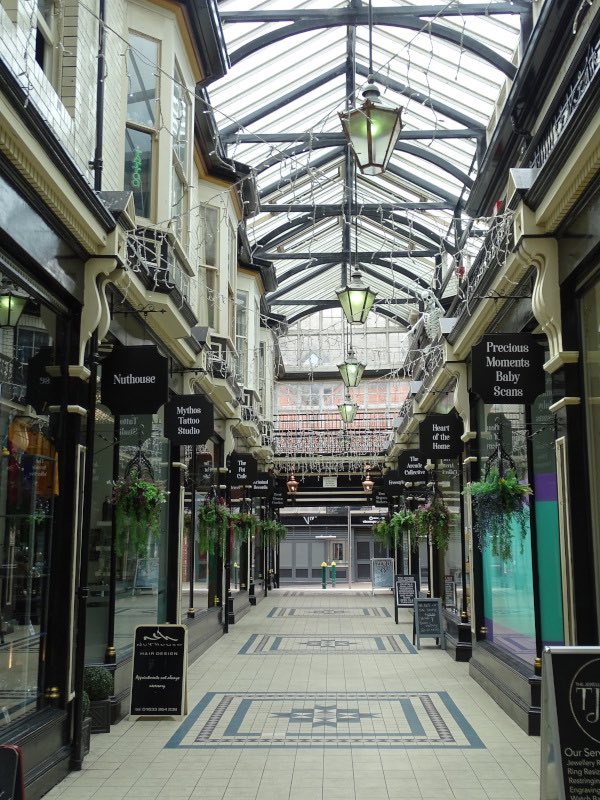 Newport Arcade is the new entry on #anarcadesproject website this week. 1890s so late Victorian splendour with lots of original features and lovely local businesses anarcadesproject.org/newport-arcade…