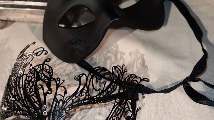 vermeilvynes's tweet photo. ⠀        ☆️  —  #WINSTONGOODBYEPARTY

          ( 26 . 11 ) dressed to impress ,
          masked to intrigue ( 🐕‍🦺's ) https://t.co/2rI2dFIWIk