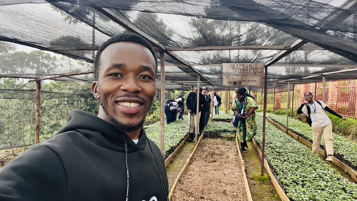 jcniyomugabo's tweet photo. Day two of #AFSTC2024 in Kigali, Rwanda.
Delegates visited Dukunde Kawa Cooperative, home to Musasa Coffee, grown in Rwanda's rich volcanic soils.
With 4 washing stations, a dry mill, and a coffee school, the cooperative empowers farmers, invests 40% of income in community, and supports 220 dairy farms.
#AFSTC2024