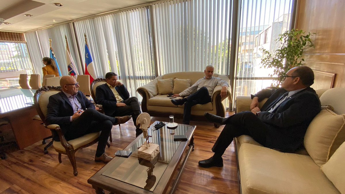 El Delegado Fabio López Aguilera se reunió con el Gobernador Pablo Silva Amaya tras su reelección en O’Higgins. Reafirmamos nuestro compromiso de trabajo conjunto por el bienestar de la región.

#ChileAvanzaContigo #OHiggins