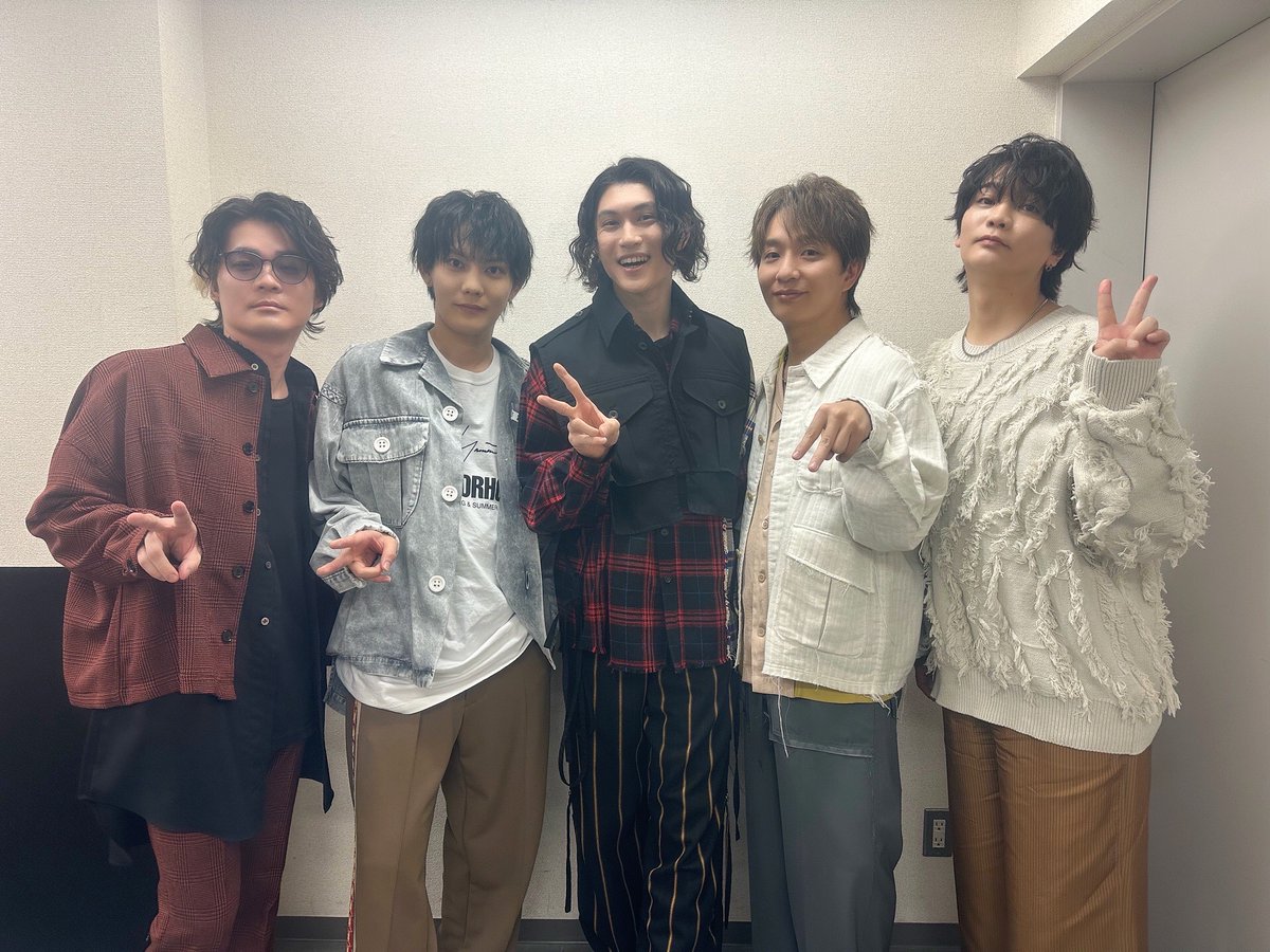 given_anime's tweet photo. ＼\ 𝘛𝘩𝘢𝘯𝘬 𝘠𝘰𝘶🎸 /／

生コメンタリー上映舞台挨拶が終了！
ご来場の皆さまありがとうございました！

是非何度でも『映画 #ギヴン 海へ』を
お楽しみください。

#矢野奨吾 #中澤まさとも
#今井文也 #浅沼晋太郎
#センチミリメンタル https://t.co/ZNQag1aixq