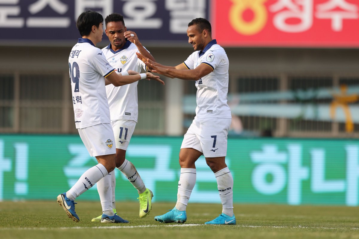 K League tweet media