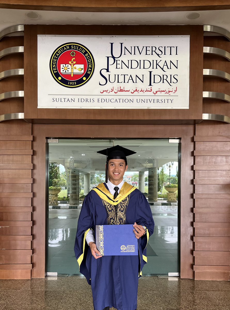 maanp___'s tweet photo. Anak Kandung Suluh Budiman👨‍🎓
#upsi #pendidikanjasmani https://t.co/nWaaY4ozKi