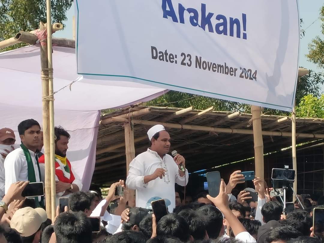 Curious sighting: Dil Mohammed spotted at the "Youth Movement for Arakan" meeting. Strange, given his alleged ties to the Myanmar military, Yaba trade, and role as an intermediary between the junta and armed groups. What’s his agenda here? 🤔 #Rohingya #Arakan"