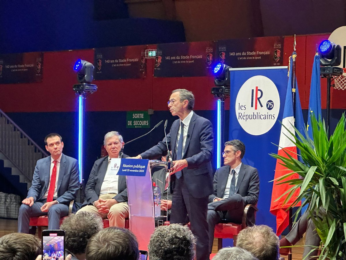 jb_olivier's tweet photo. Un air de la grande époque Sarkozy hier à #Paris autour de @BrunoRetailleau ! Un message régalien fort et une salle comble !
Merci à @AgnesEvren et @jjackyvesbohbot pour cette initiative de la federation @LRepublicains75 
Merci à @fszpiner et @Jeremy_Redler pour leur invitation https://t.co/lqumQXh12p