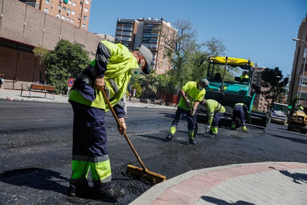 JMDretiro's tweet photo. 🚧 Esta semana estaremos haciendo #obras en la vía pública de #DistritoRetiro y más zonas de Madrid.
🔎Consulta el desglose y calendario de todas las actuaciones hasta el próximo domingo, 1 de diciembre:
👉 https://t.co/rbqVGmXLdD https://t.co/YYvunynjUX