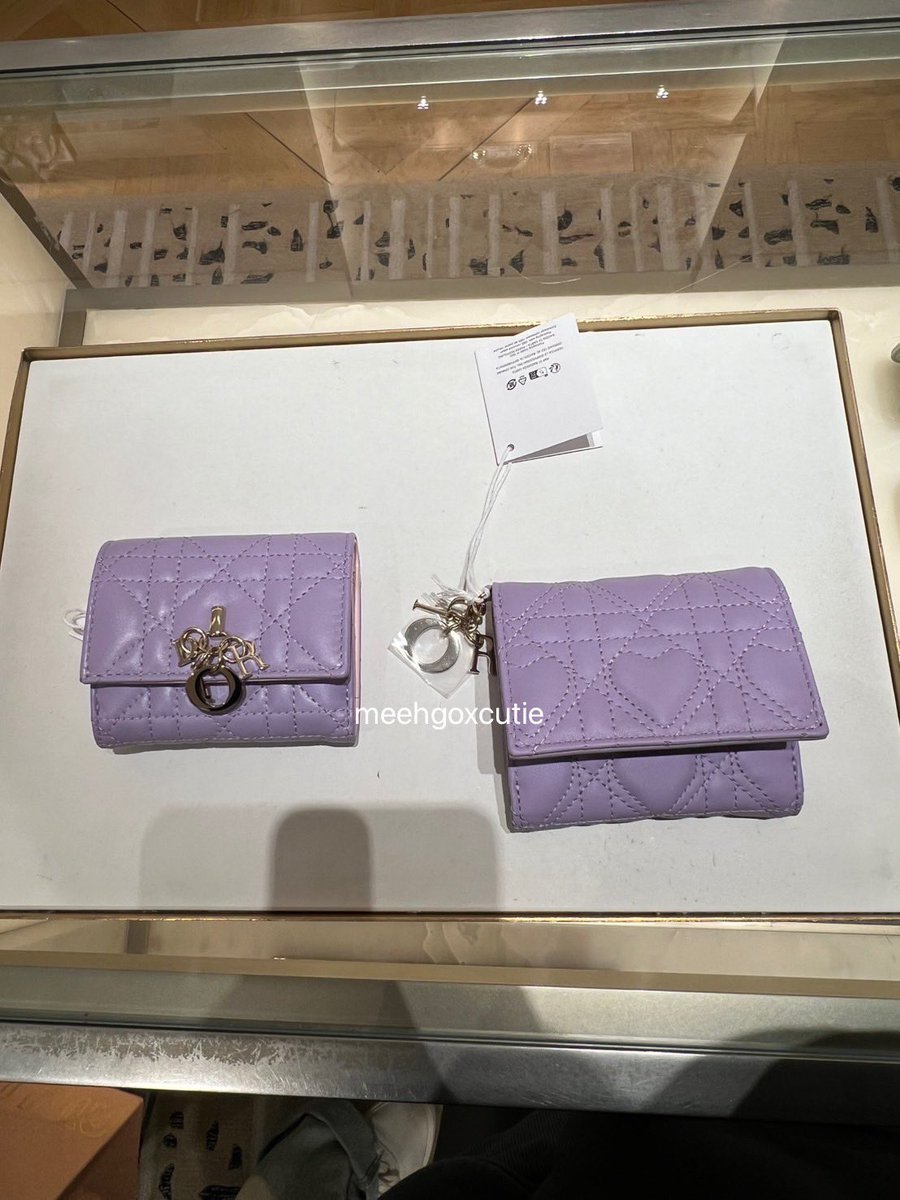 meehgoxcutie's tweet image. ไปกันต่อออ มาเก็บออเดอร์ที่ Dior ค่ะ คอลเลคชั่นสีม่วงคือที่! น่ารักมากกกกใจเจ้บไปหมดแล้ว😭💜✨ #meehgoxJapan 🇯🇵✨