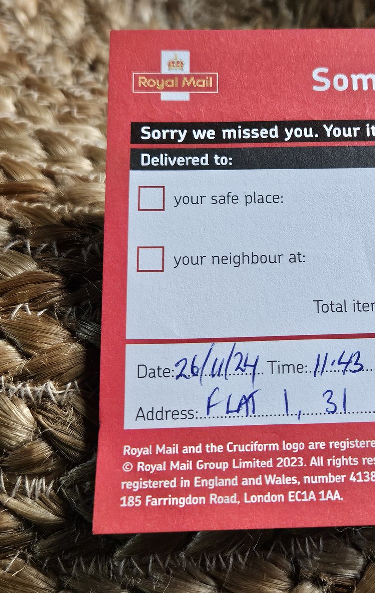 Nath138's tweet photo. Left on my doorstep a day later after not finding non-existent driveway! My postie is a time traveller @RoyalMailHelp @RoyalMail #timetravel https://t.co/pTd8hBww78