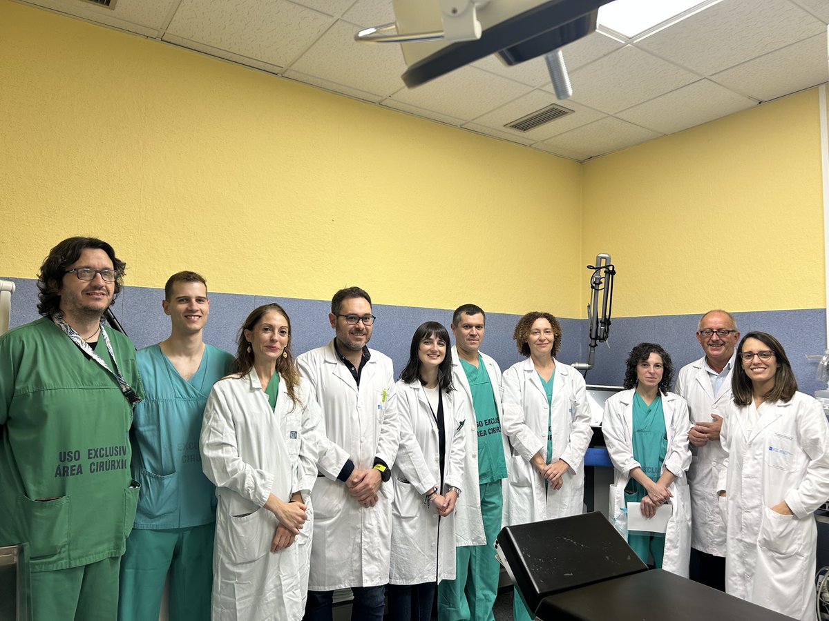 O CHUS estrea láser para tratar as lesións cutáneas con precisión  elcorreogallego.es/santiago/2024/… a través de <a href="/elcorreogallego/">El Correo Gallego</a> <a href="/draflorezderma/">Ángeles Flórez Menéndez</a>