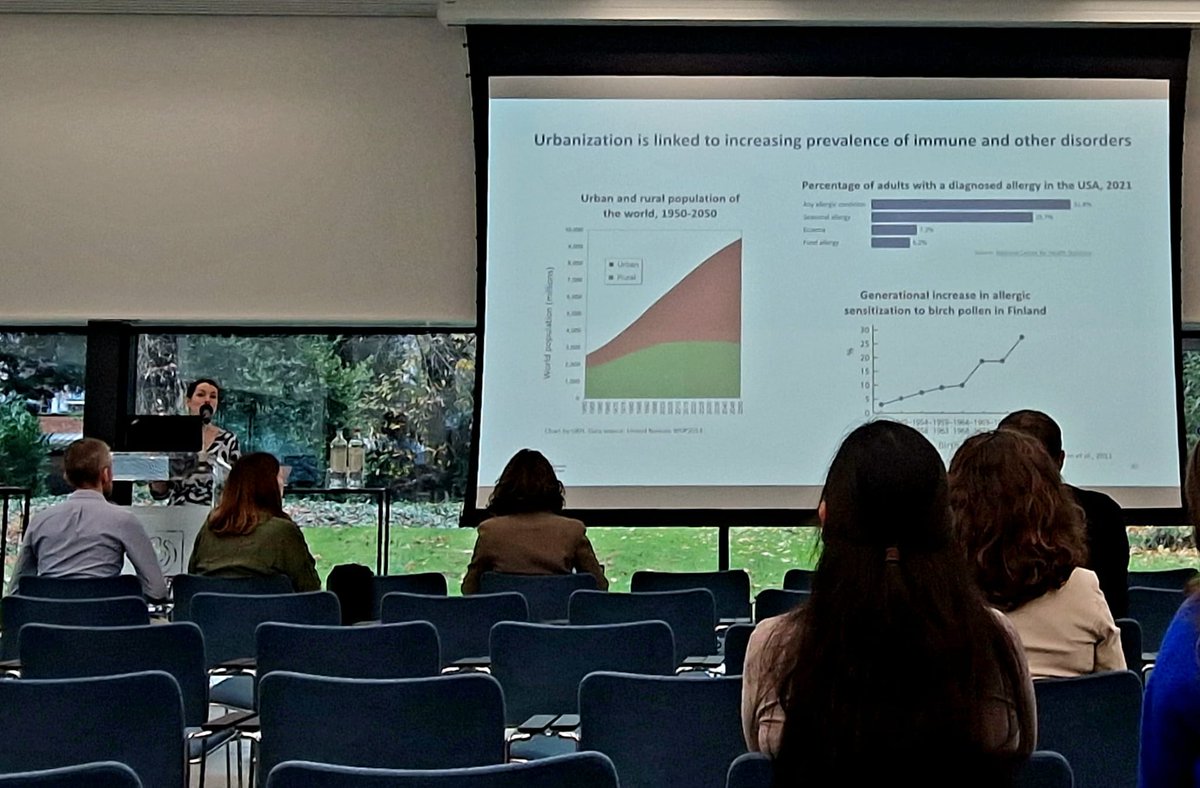 Prof. <a href="/Irina_Spacova/">Irina Spacova</a> discussing the contact with #microbiomes of green spaces as a pathway to #immune health”. <a href="/UAntwerpen/">UAntwerpen</a> #citizenscience